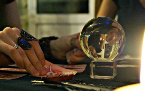 Гороскоп на 17 января: у Львов наступает период борьбы, а Девы должны довериться опыту