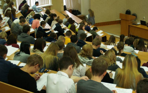 Владимирские абитуриенты переживают за размер стипендий в 2018 году