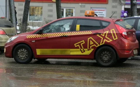 Житель Александрова пытался зарезать таксиста из-за 800 рублей