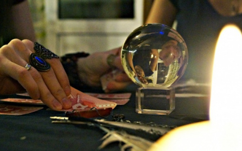 Гороскоп на 25 января: Тельцам лучше побыть одним, а Рыбам - избегать скоропалительных решений