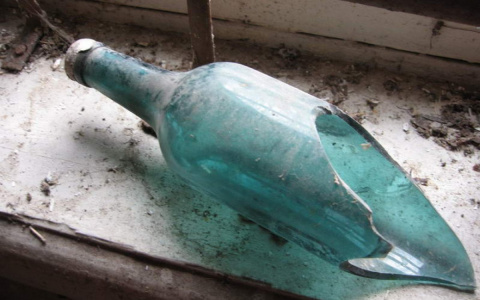 В Муроме озверевший мужчина бросался бутылками и стучал во все двери