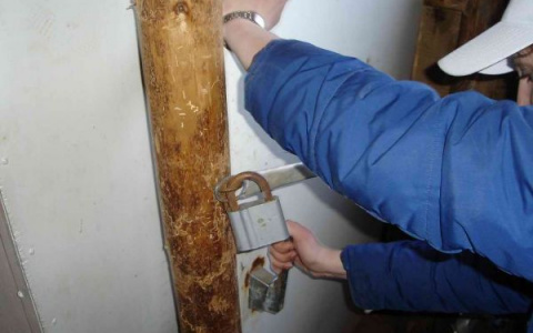 В Собинке домашний холодильник попал под арест