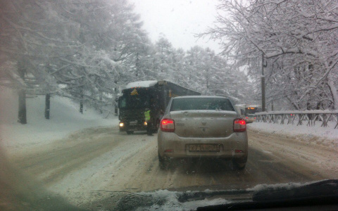 ГИБДД: Обильные снегопады "уберегли" водителей от серьезных ДТП
