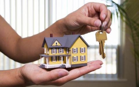 Во Владимире женщина подарила сектантам квартиру, в которой живет ее брат с семьей