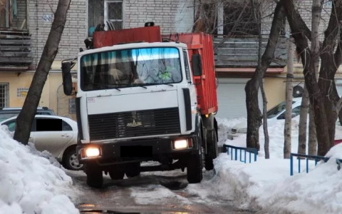 Сегодня днем на Чайковского мусоровоз сбил человека