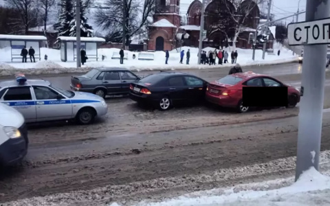 Похороны начальника УМВД собрали большую пробку во Владимире