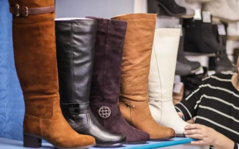 В Александрове продавец обуви присвоила деньги из кассы