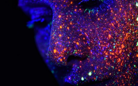 Гороскоп на 14 февраля: Водолеев ждут новые знакомства, а Весам следует избегать конфликтов