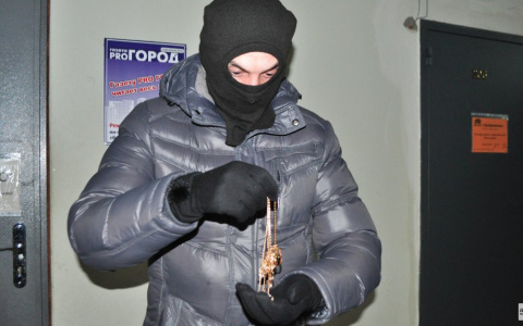 Во Владимире прямо на улице с мужчины сняли золотую цепь и крест