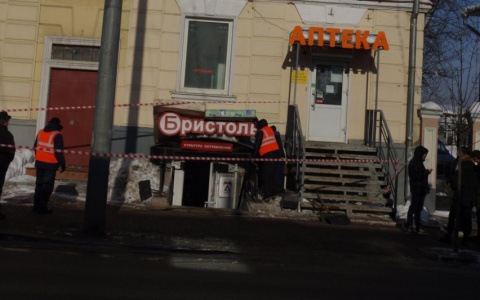 Владимирца удивили матрасы на крышах магазинов в центре города