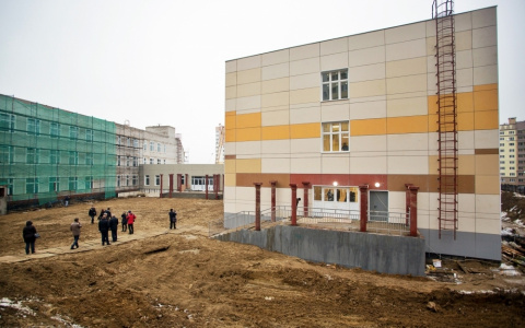 В скандальной школе в 8-ЮЗ районе места разлетаются как горячие пирожки