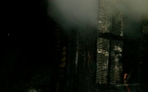 Ночью под Владимиром сгорела баня