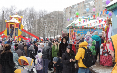 В парке «Дружба» в Масленицу блинчику было негде упасть (фото, видео)