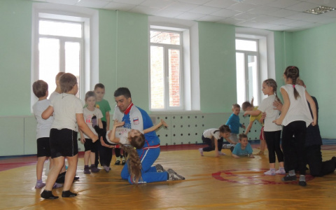 Во Владимире необычный чемпион стал для детсадовцев образцом мужества