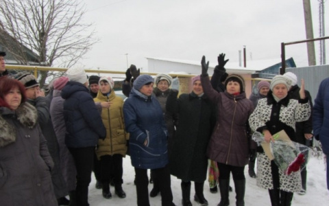 Жители поселка под Владимиром живут в "мокром" доме из-за чужих долгов