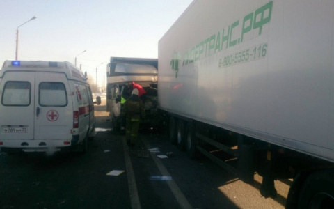 В ДТП с фурами под Вязниками пострадал человек