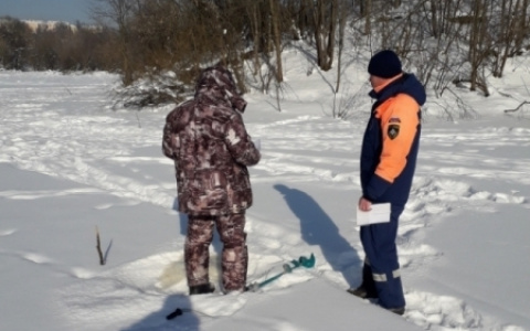 Владимирцев просят не выезжать на лед на автомобилях