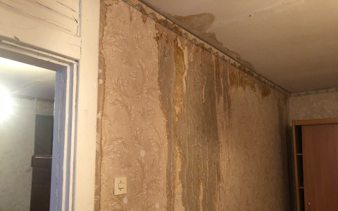 Коммунальщики возместят все расходы жильцам «поплывшего» дома на Балакирева