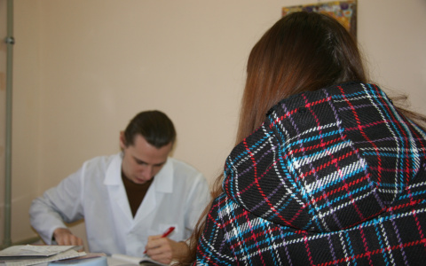 Горожанка: "В городе эпидемия пневмонии, я боюсь за своего ребенка!"