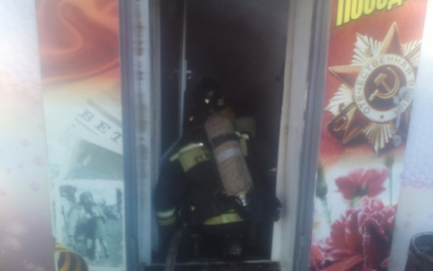 Утром на Чайковского загорелся торговый ларек