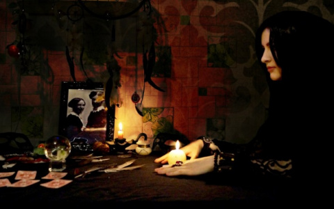 Гороскоп на 11 марта: Дев переполянют эмоции, а Раков ждет удача