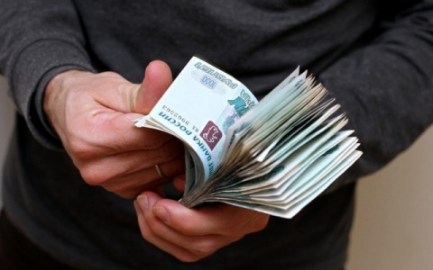 Житель Мурома озадачил пенсионера и украл у него деньги