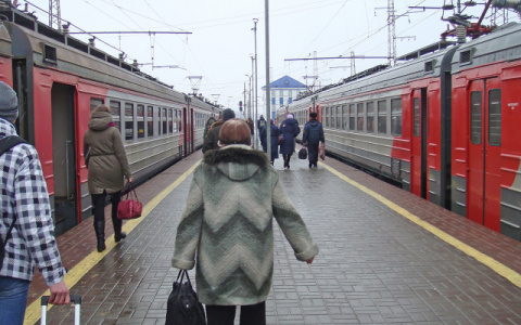 В Муроме 4 мужчин устроили вакханалию в поезде