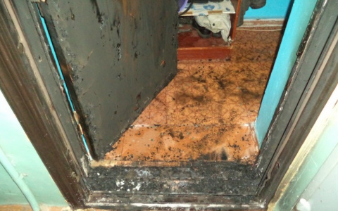 В Кольчугино женщина из мести подожгла дверь соседу