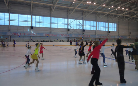 Сегодня в Александрове торжественно откроют Ледовый дворец