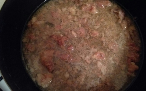 Испорченная груша, чипсы с плесенью и тушенка без мяса — топ жалоб владимирцев