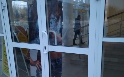 Горожанин: "Все пожарные выходы в наших ТЦ перекрыты!"