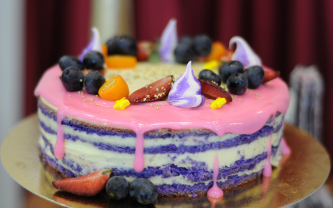 Роспотребнадзор предостерег от покупки тортов через интернет‍