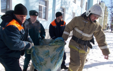 В Коврове во время пожара пожилые супруги едва не задохнулись от дыма