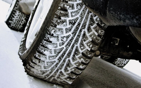 Владимирским автомобилистам рекомендуют в апреле кататься на зимней резине
