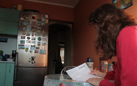 Жительница Владимира попала на 8000 рублей за коммунальные услуги