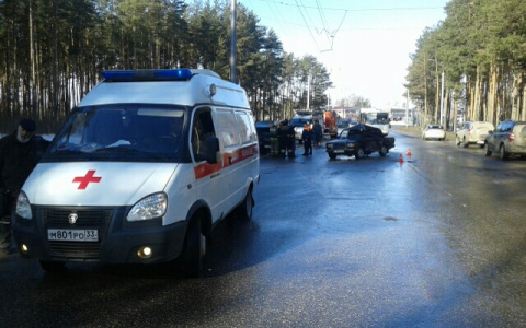 В Коврове такси с пассажирами попало в ДТП