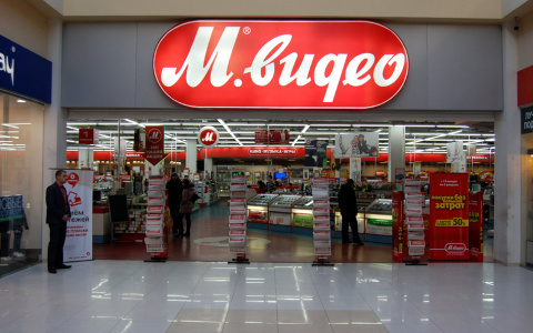 Россиян предупредили о росте цен на электронику из-за обвала рубля