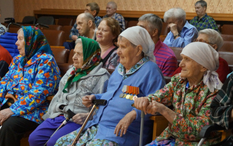 В Суздальских психбольнице и доме престарелых изъяли деньги мертвых