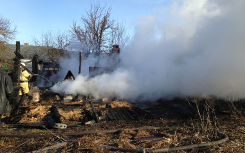 В Кольчугинском районе сгорел жилой дом (фото)