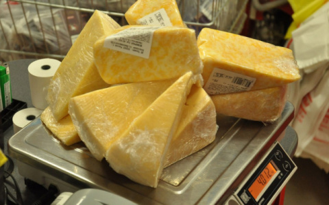 В России хотят запретить сыроподобные продукты