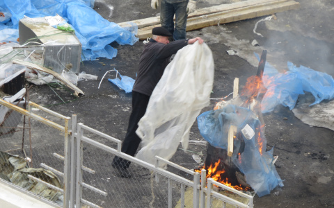 Жители одного из районов Владимира задыхаются от паленого пластика