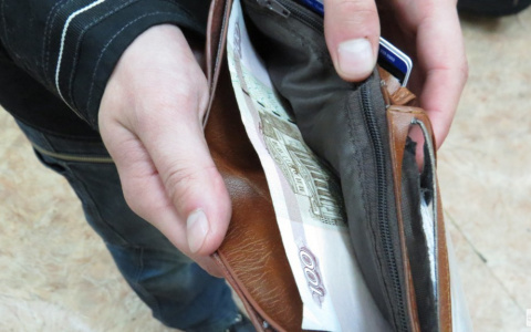 В Госдуме предложили приравнять зарплату депутатов к средней по стране