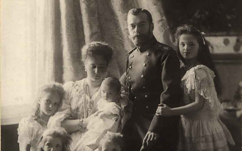 В соцсети "ВКонтакте" появилась страничка царской семьи