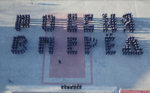 Курсанты ВЮИ ФСИН России устроили флешмоб, посвященный Дню Победы