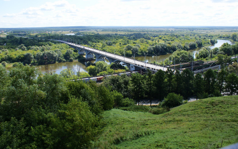 Во Владимире на смотровой площадке юный велосипедист сорвался вниз