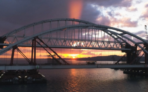 Автомобильное движение по Крымскому мосту запустят утром 16 мая