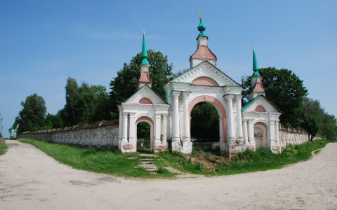 Во Владимирской области на территории церкви скрывался опасный преступник