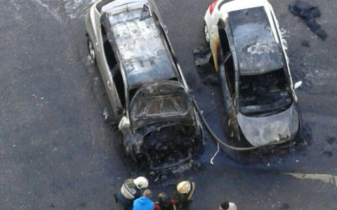 Горожанка: "Пока горели авто, мы с ужасом выбегали из дома, ожидая взрыва газопровода!"