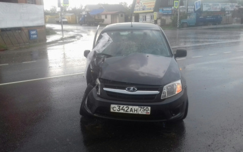 В Александровском районе грузовик столкнулся с легковым авто