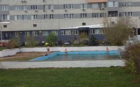 Городские фонтаны Владимира снова используют как бассейны